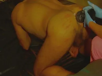 Fickó kamerával behatol a játékos vörös hajú üres kávézóba ingyen szex és pornó videók
