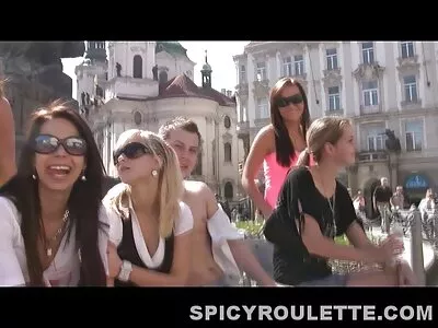 Amatőr szőke szopással kezeli a ingyen amatőr pornó barátját