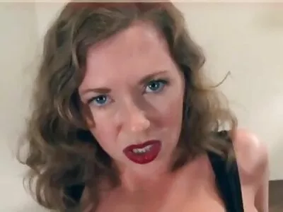 Barna csaj, szép zsákmánnal lovagol az ember farkában online pornó videók