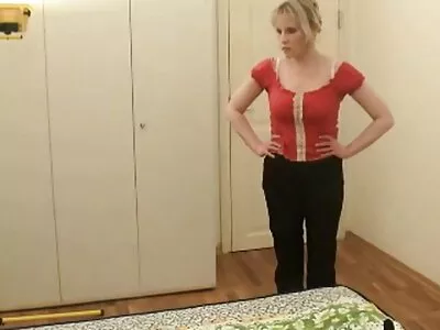 Kisbaba áttört mellbimbóival nem tudja abbahagyni a cumming szexvideó teljes film szex-géppel
