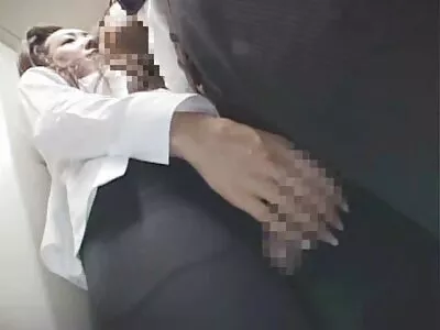Barna szexbomba szereti, ha a ingyen szexvideok seggét imádják