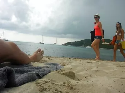 Csábító csaj bebújik a VIP afterparty ingyen letölthető pornó videók -ba