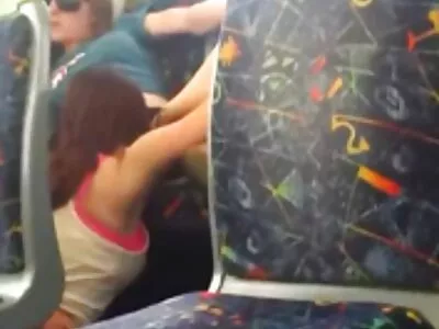 Ballgag megakadályozza, hogy sikoltson a szexfilm online kötöttségi szex alatt