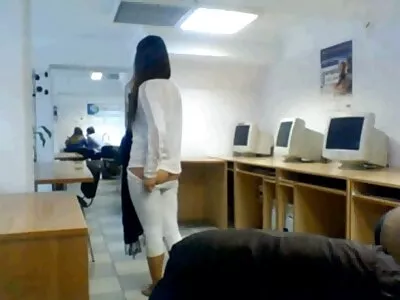 A vörös hajú ingyen anya fia porno hölgy szereti a farkát, és minden lehetséges helyzetben ki akarja próbálni