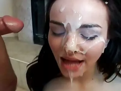 Két gyönyörű csaj élvezi együtt ingyen nézhető pornó a leszbikus szexet