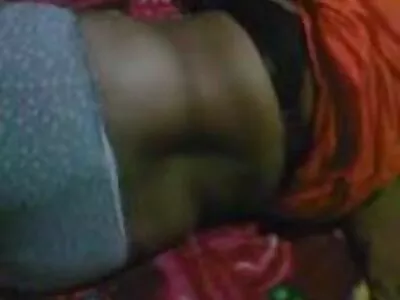 Miután lement rá, a kopasz csávó mélyen pornó oldalak ingyen megmutatta férfiasságát