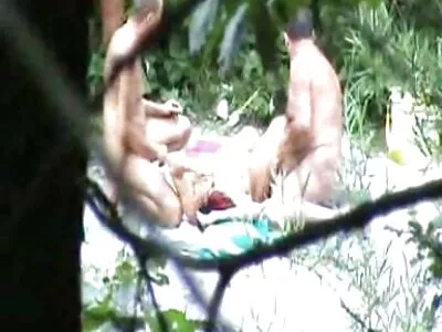 Guy megbasz három szexi szukát, és anyuci porno ő a legszerencsésebb ember a földön