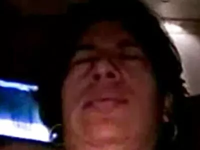 Miután ingyen szexvideo megnyalta és megfojtotta vastag farkát, a csaj át fogja lyukasztani a fenekét
